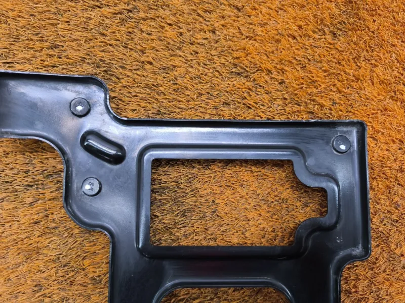 Кронштейн блока управления двигателем