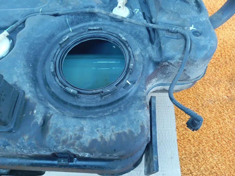 Бак топливный