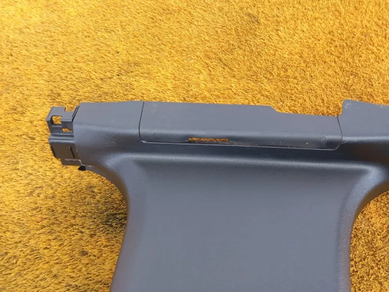 Обшивка центральной стойки