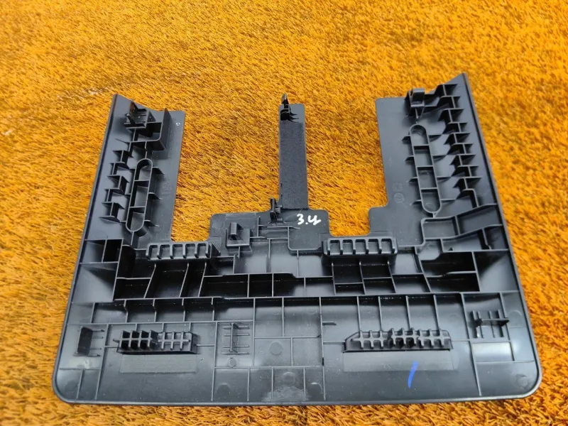 Заглушка полозьев сиденья