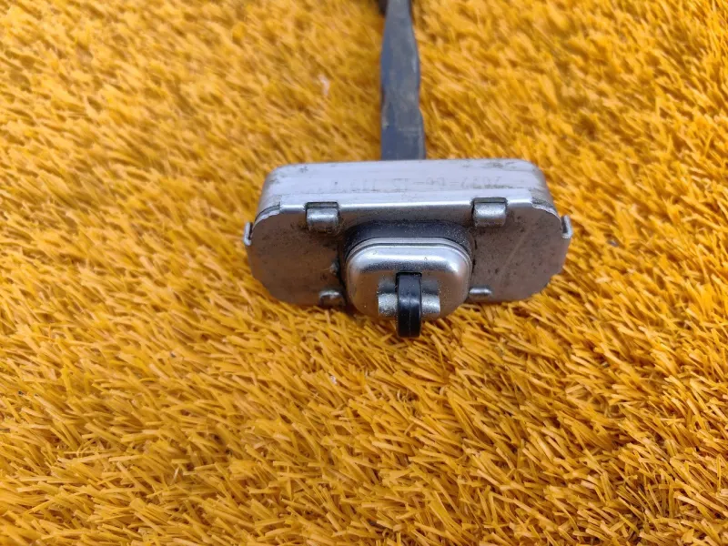 Ограничитель двери