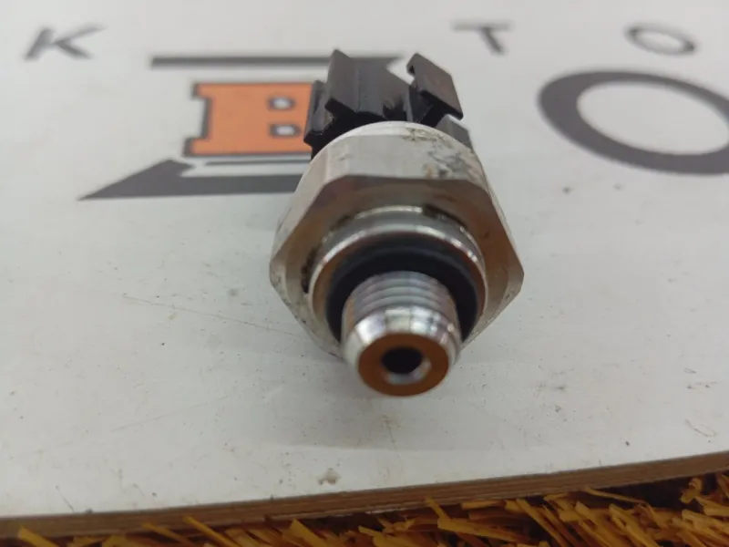 Датчик давления компрессора кондиционера