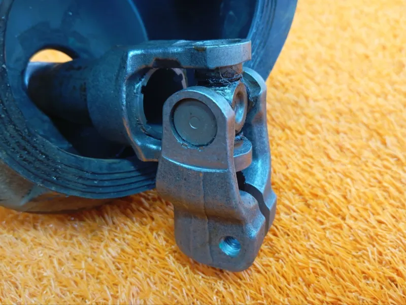 Рулевой карданчик