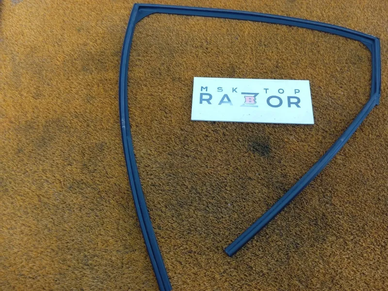 Уплотнитель стекла двери