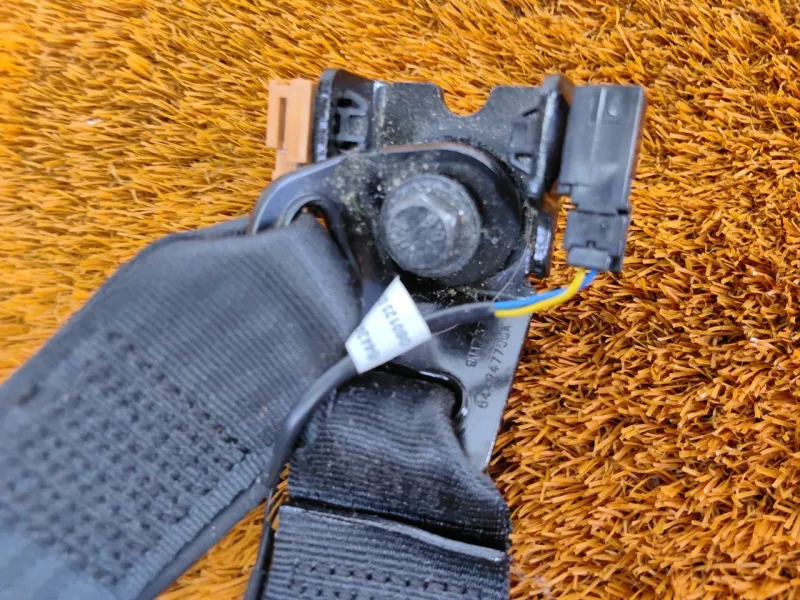 Ответная часть ремня безопасности