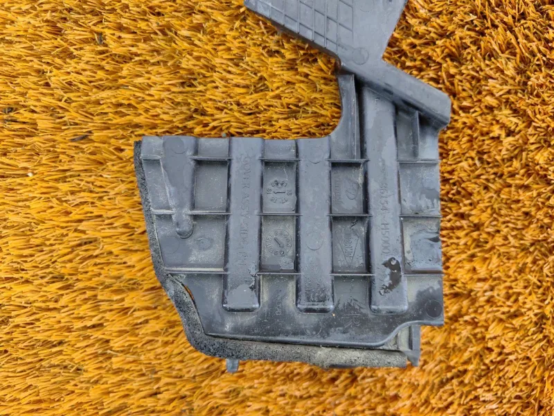 Уголок жабо