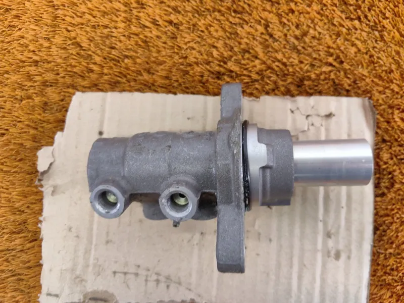 Главный тормозной цилиндр