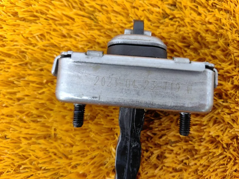 Ограничитель двери