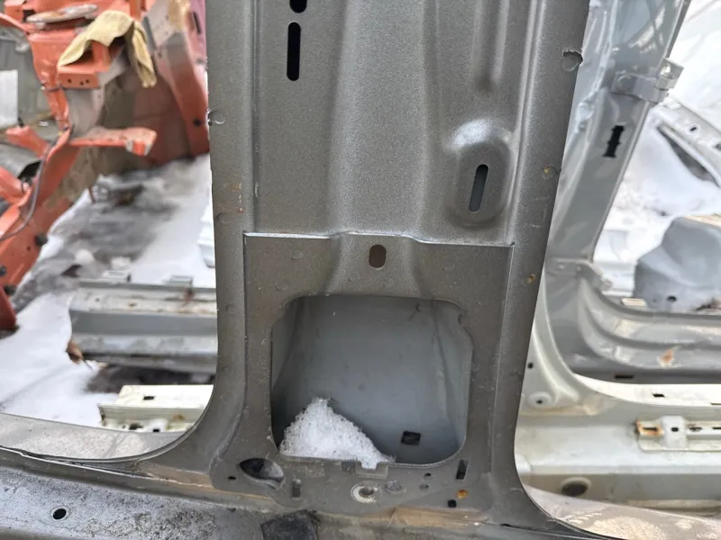 Порог с центральной стойкой