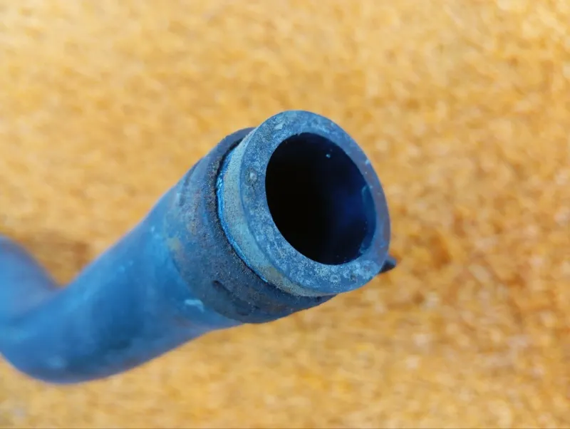 Патрубок радиатора