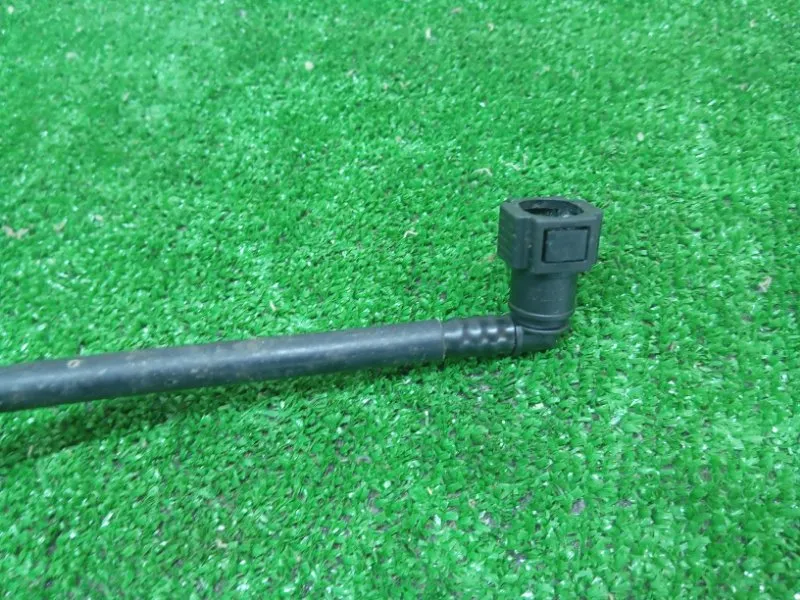 Трубка топливная