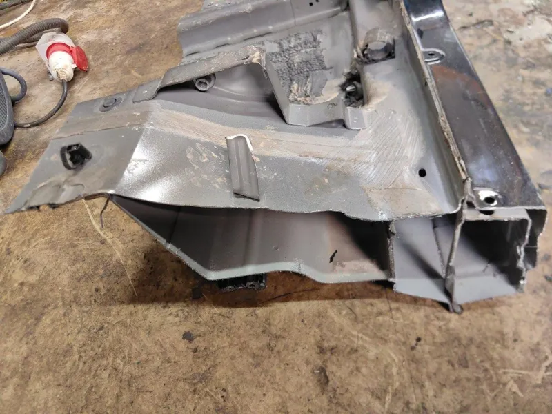 Порог с центральной стойкой