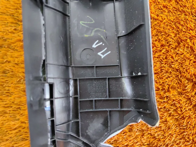 Накладка на стойку кузова