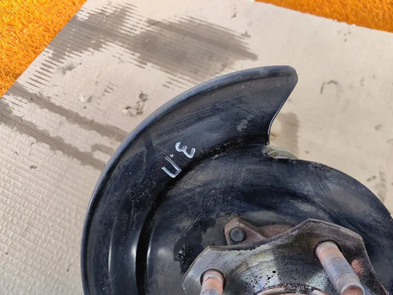 Кулак поворотный