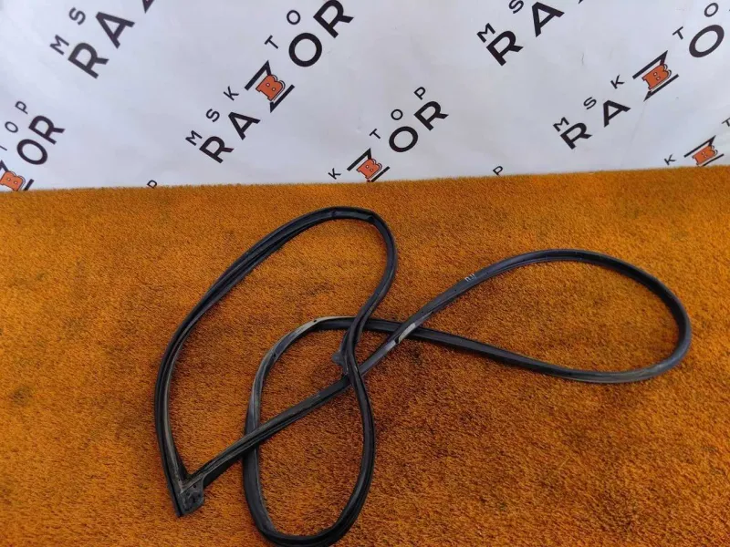 Уплотнитель двери