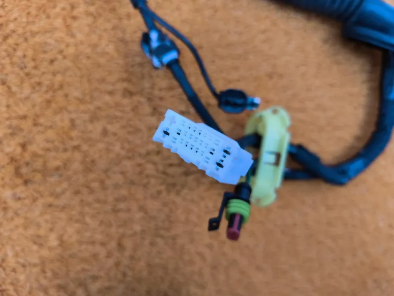 Электропроводка крышки багажника