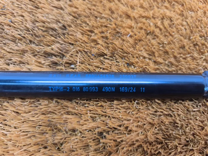 Амортизатор крышки багажника