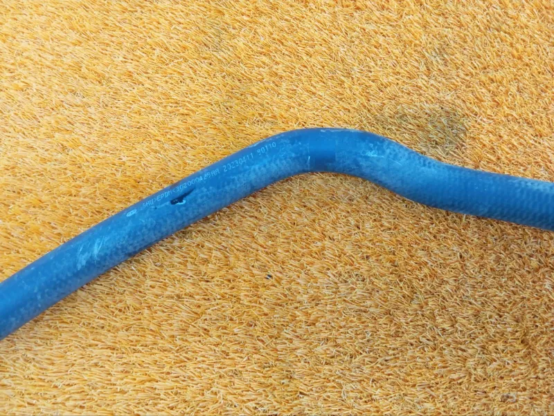 Патрубок радиатора