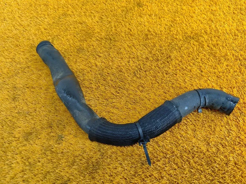 Патрубок радиатора