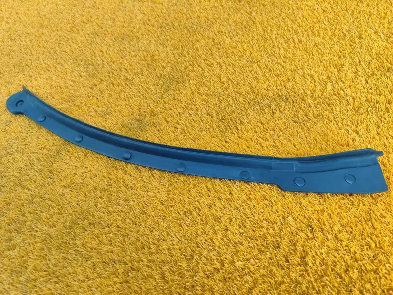 Уплотнитель двери