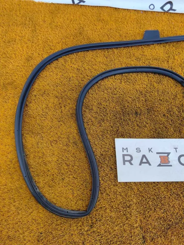 Уплотнитель двери