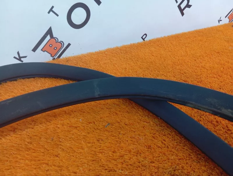 Уплотнитель проема двери