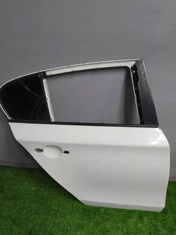 Дверь BMW 1-Series 2005 41527191018 E87, задняя правая
