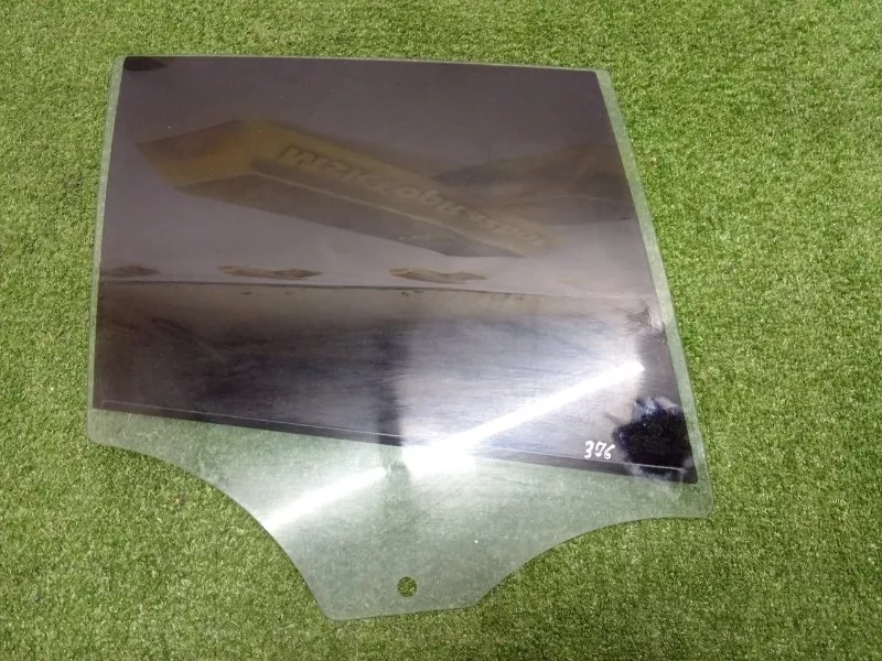 Стекло двери BMW X1 2010 51372993822 E84, заднее правое