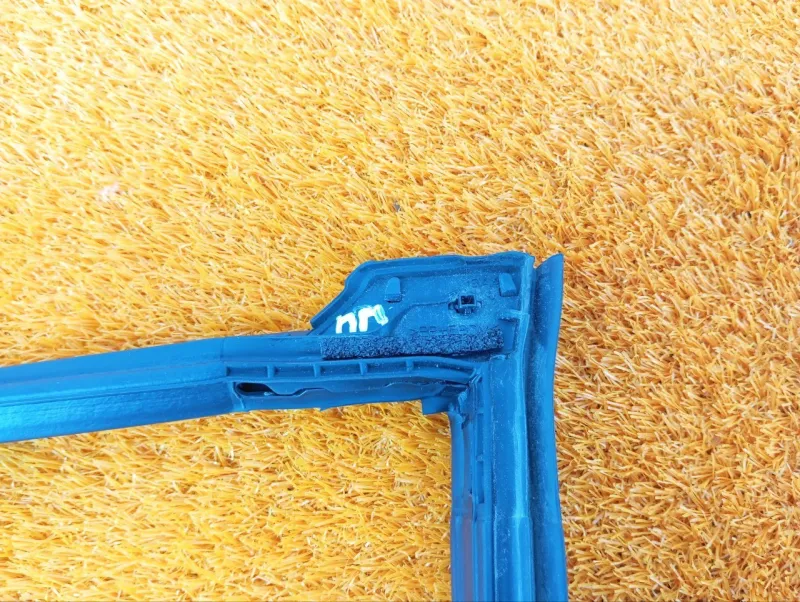 Уплотнитель двери