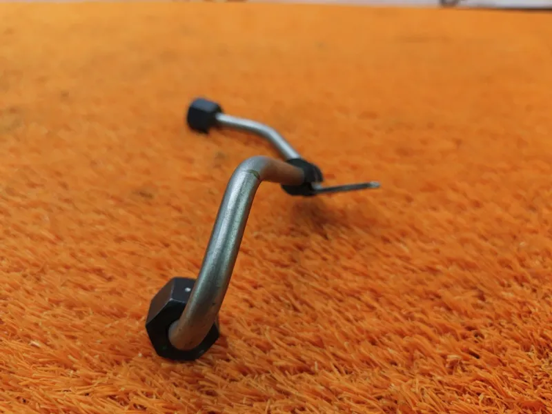 Трубка топливная