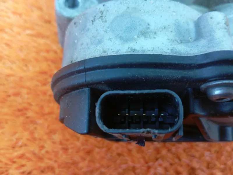 Дроссельная заслонка