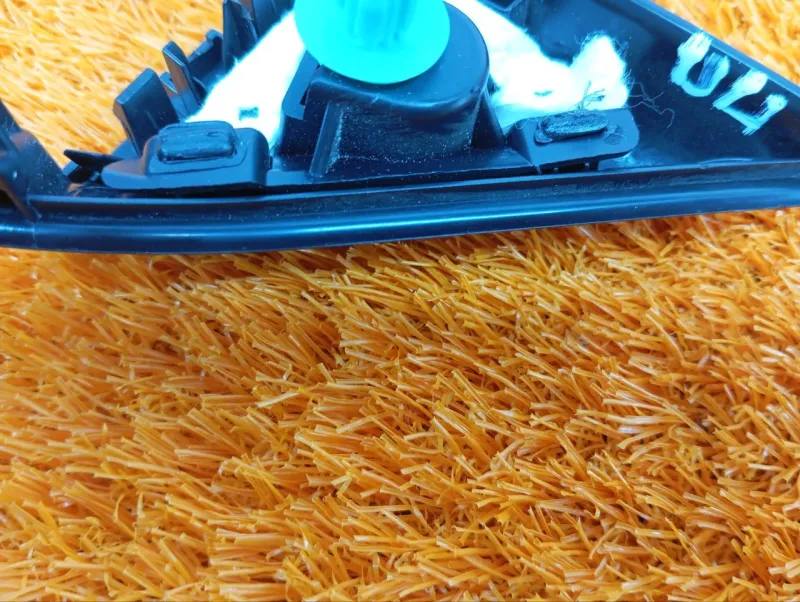 Уголок двери