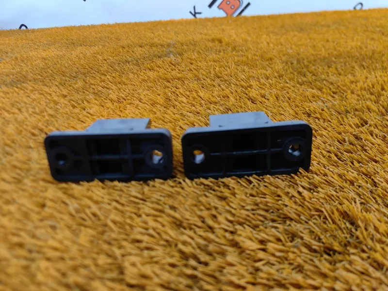 Отбойник крышки багажника