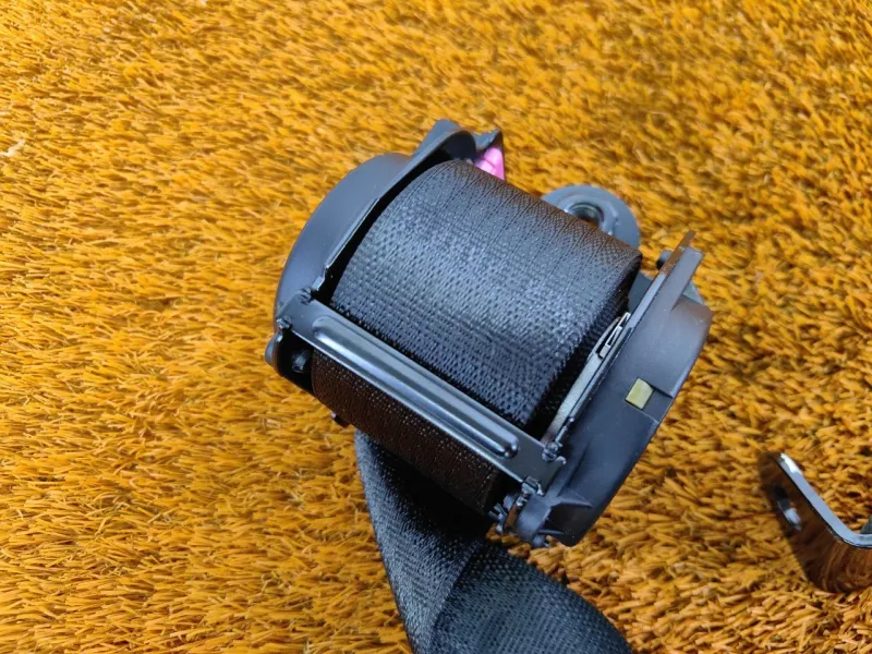 Ремень безопасности