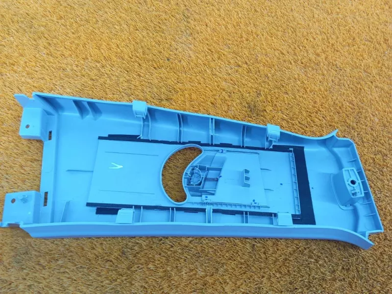 Обшивка центральной стойки