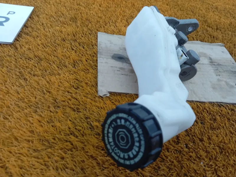 Главный тормозной цилиндр