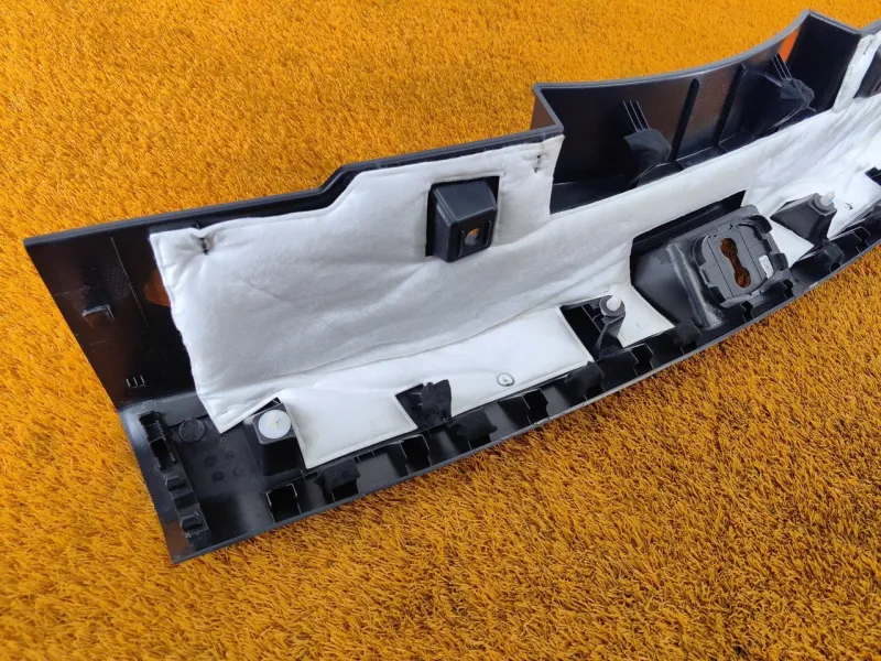 Накладка замка багажника