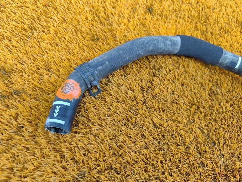 Патрубок радиатора