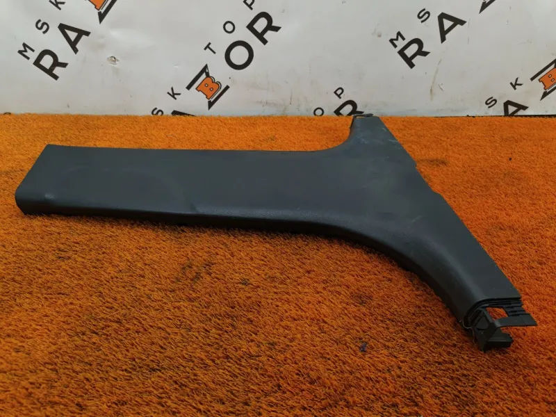 Обшивка центральной стойки