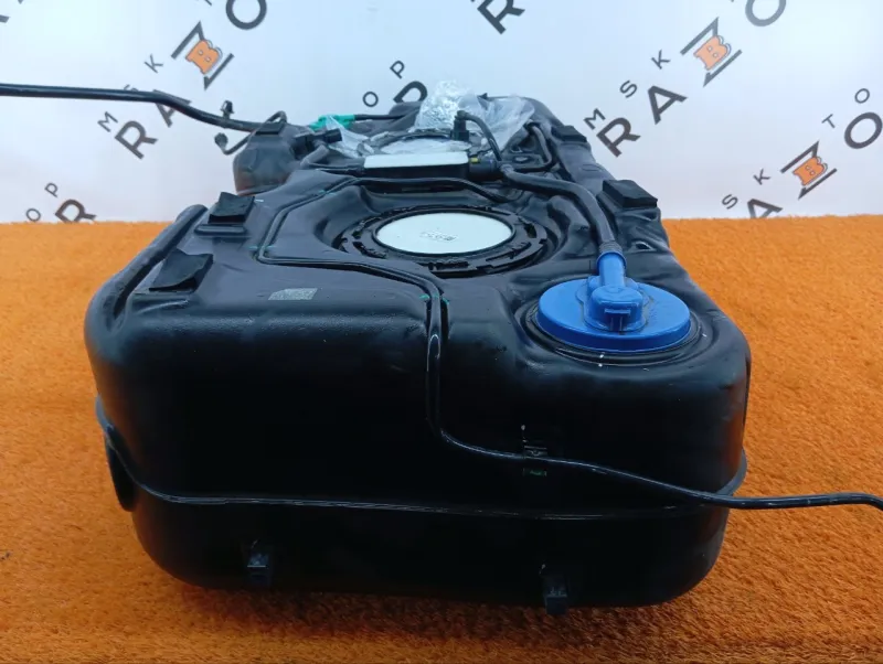 Бак топливный