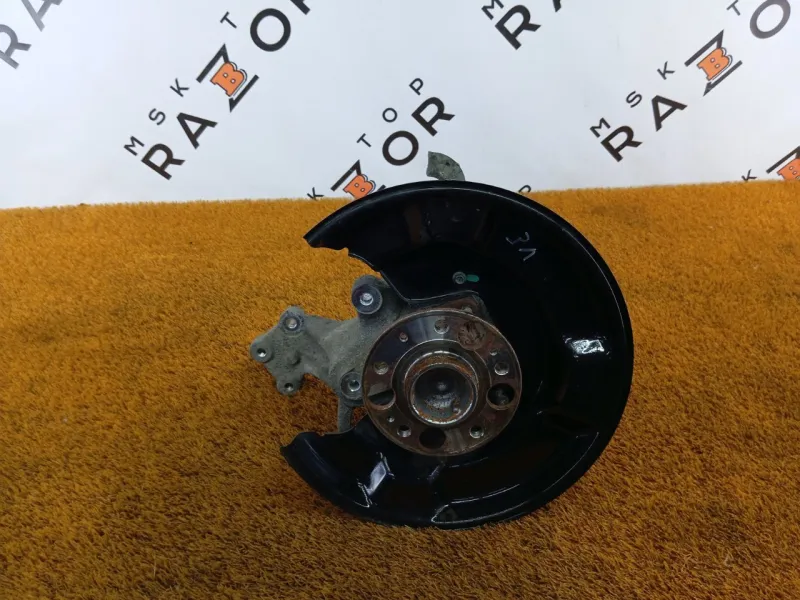 Кулак поворотный