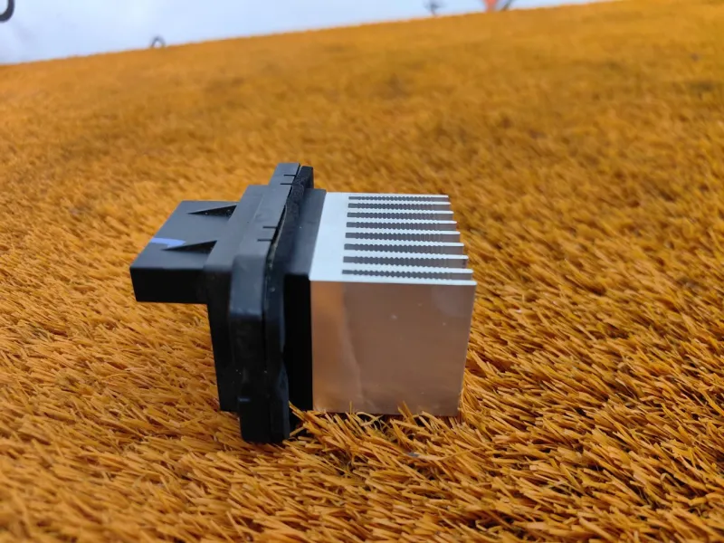 Резистор отопителя