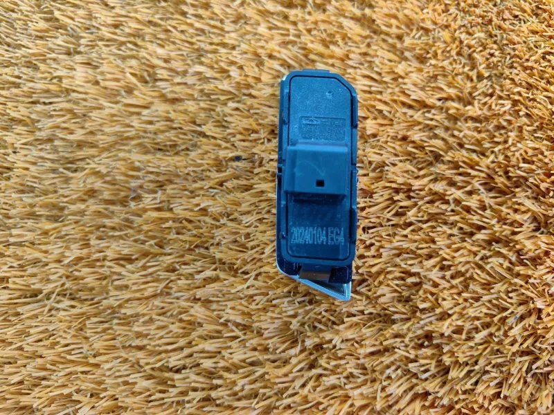 Кнопка центрального замка