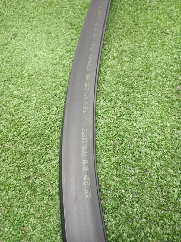 Уплотнитель стекла двери