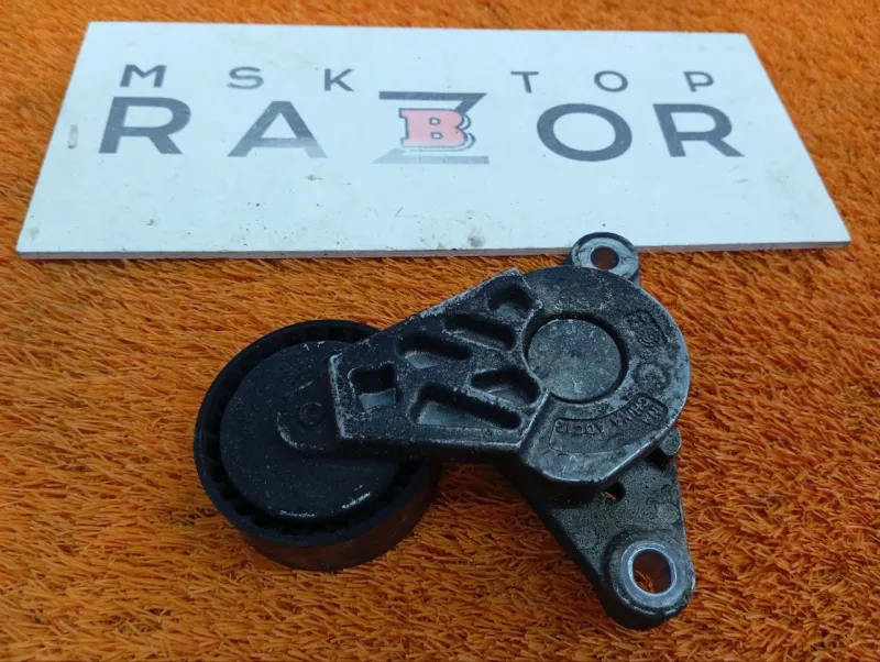 Ролик натяжной навесного оборудования