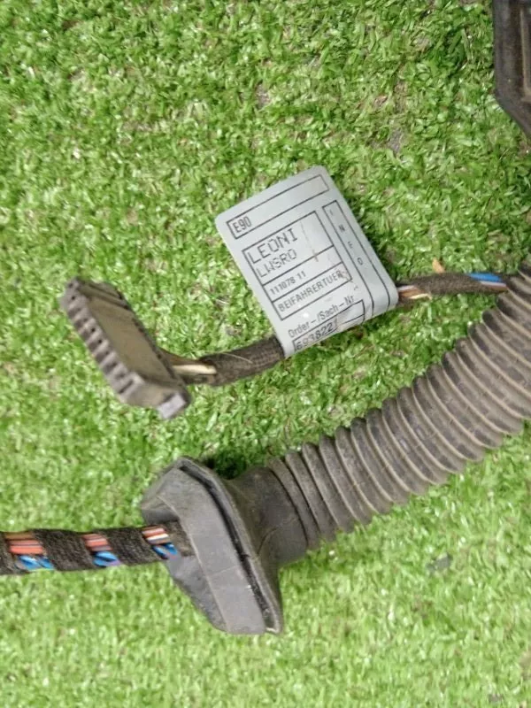 Проводка двери