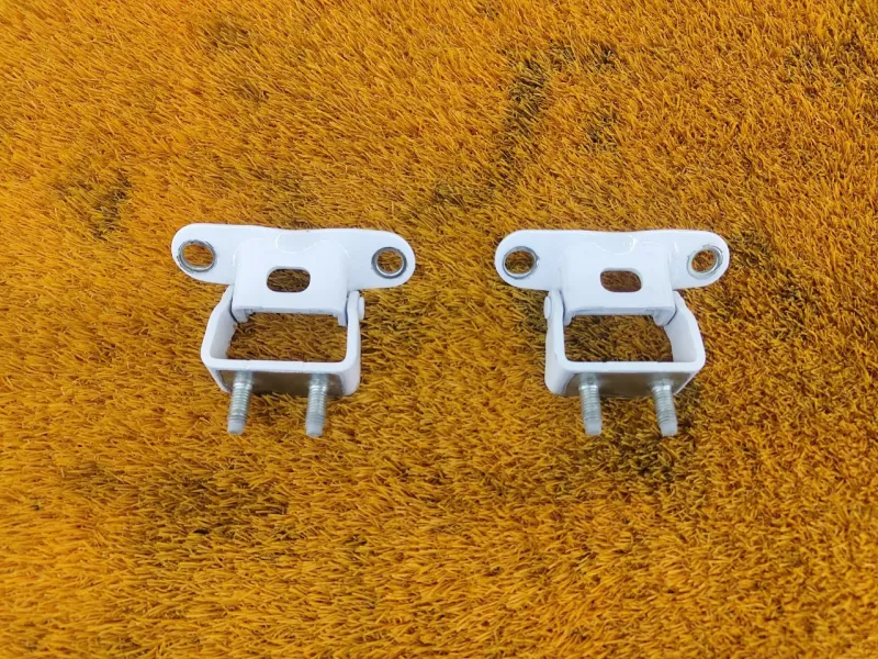 Петля двери багажника