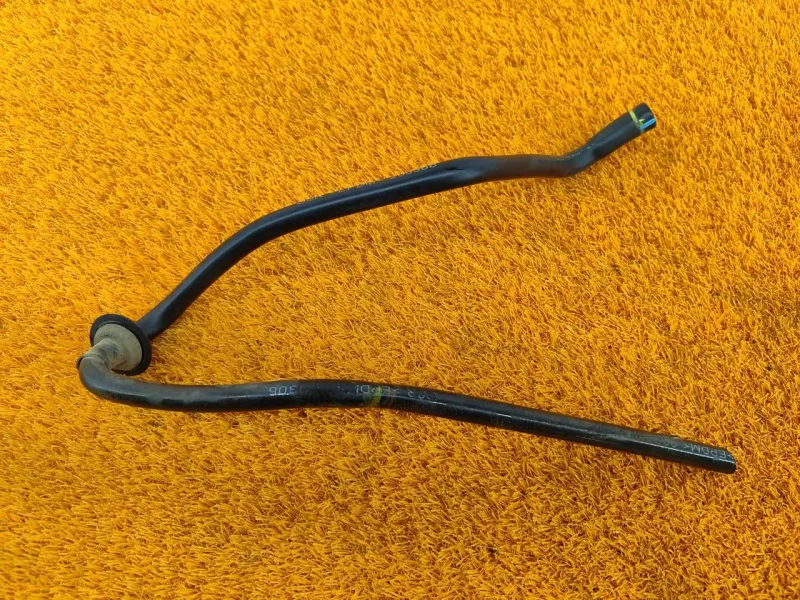 Патрубок радиатора