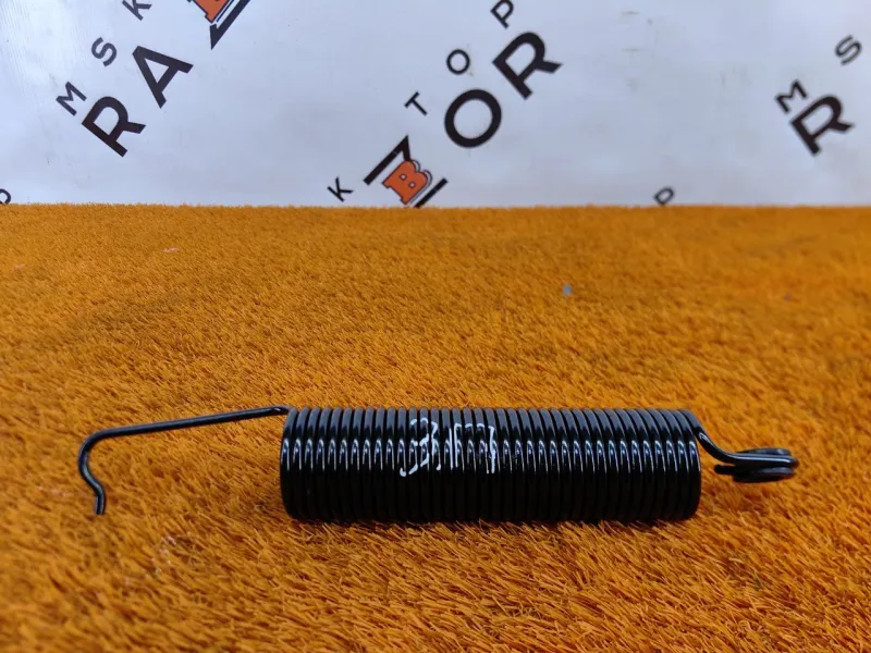 Пружина крышки багажника