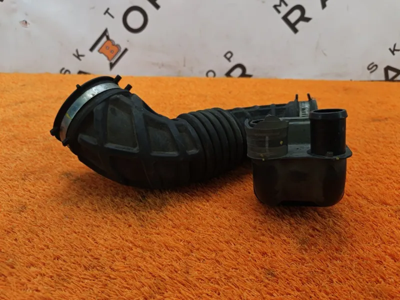 Патрубок воздушного фильтра